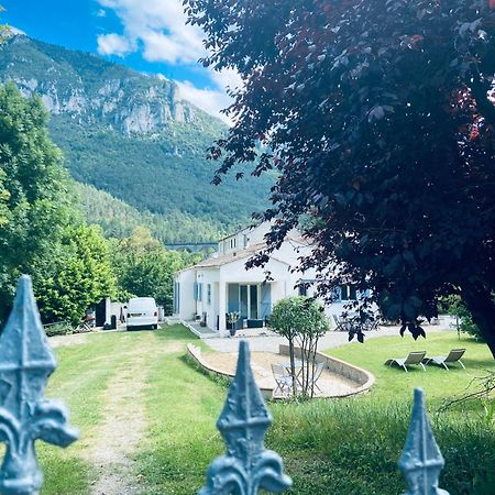Private Riverside Villa With Breathtaking Views Axat Eksteriør billede