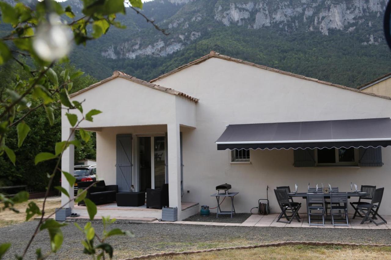 Private Riverside Villa With Breathtaking Views Axat Eksteriør billede